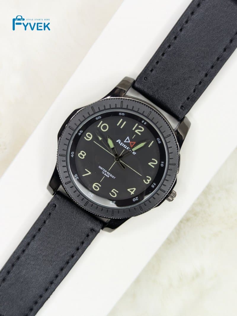 Apache Classic Black (Leather Strap)!